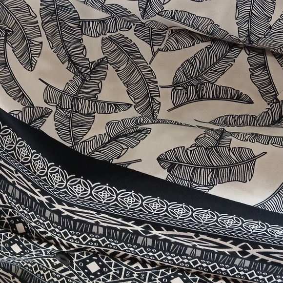 3/4 Sleeve Button-down Tunic Style Top size L - Picture 2 of 9